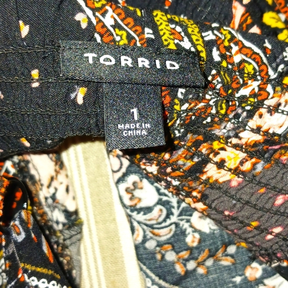 TORRID Handkerchief Style Dress SZ 1 - Picture 4 of 6